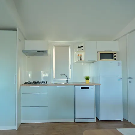 Kompleks wypoczynkowy New West Coast Mobilhomes *